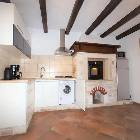 Comfort And Affordable Slavica Gasthof Pula