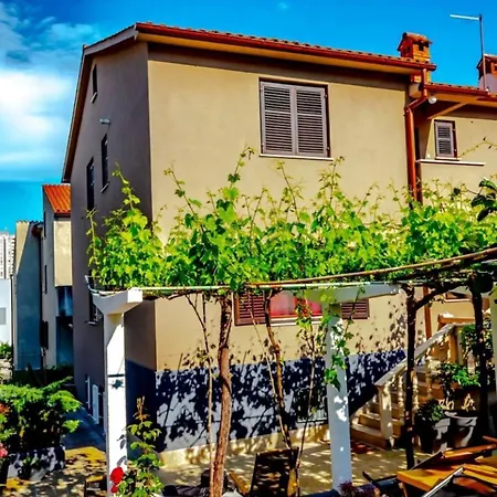 Comfort And Affordable Slavica 3* Pula